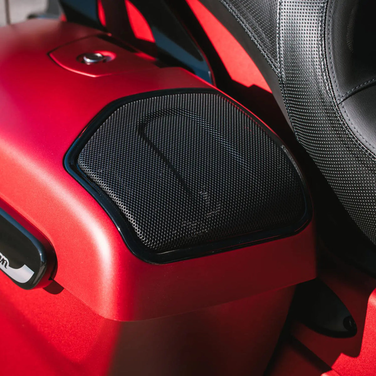 Indian Motorcycle PowerBand Audio Saddlebag Speakers with Bass Boost and UnderGlow, 6-1/2 in.