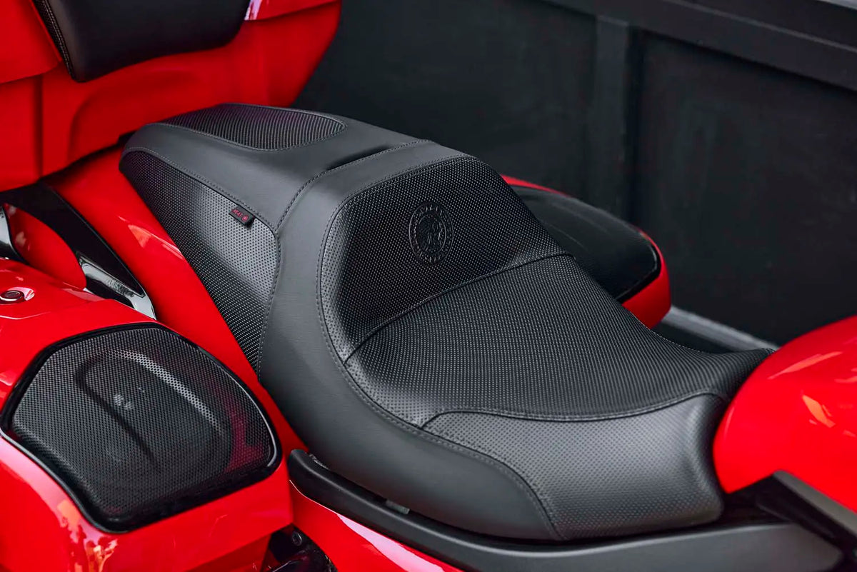Indian Motorcycle Standard Reach Slim Syndicate Gunfighter Heated Seat